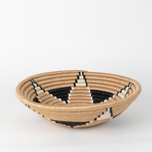 Load image into Gallery viewer, Boutique Vertex Woven Bowls
